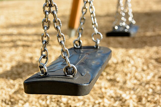 Spielplatz mit Schaukel