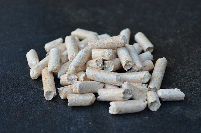 Holzpellets lose zum heizen mit Pellets.
