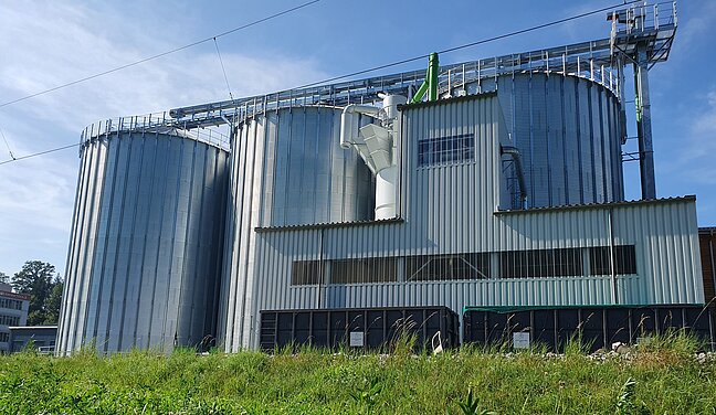 Ansicht Verlad mit den drei Silos