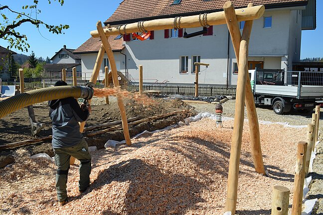 Fallschutzschnitzel pumpen