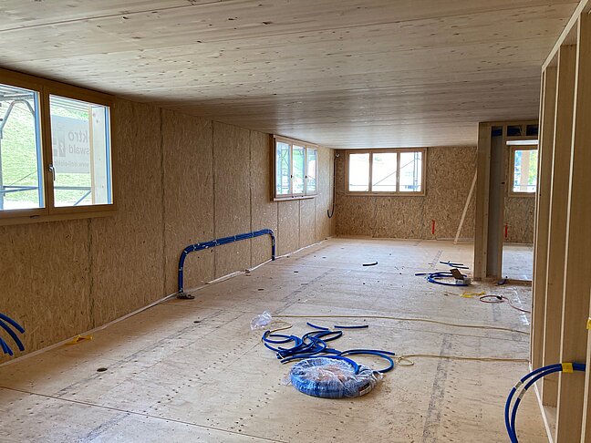 Büro mit Elektrikerröhrli